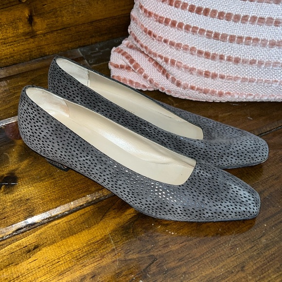 Vintage‎ Ferragamo Suede Kitten Heels- 9.5